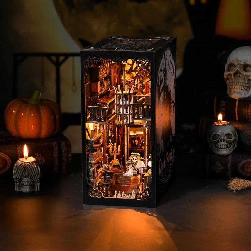 Dark Family book nook kit – detail view 4