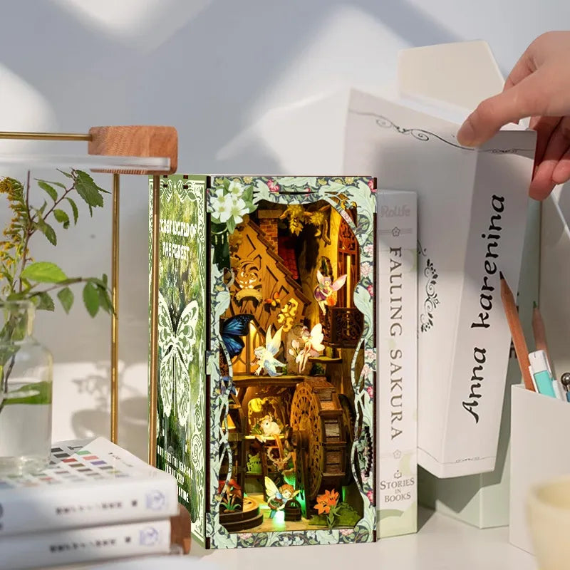 Secret World of the Forest Book Nook Kit