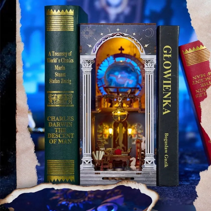 The Secret Scroll of the Galaxy — zestaw Book Nook
