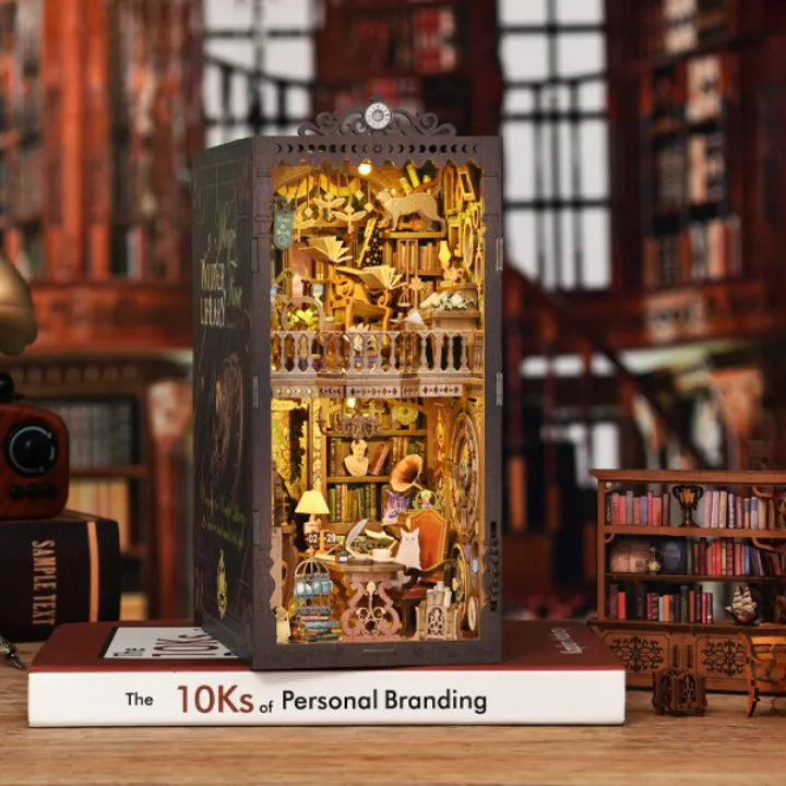 Wonder Library Book Nook Kit