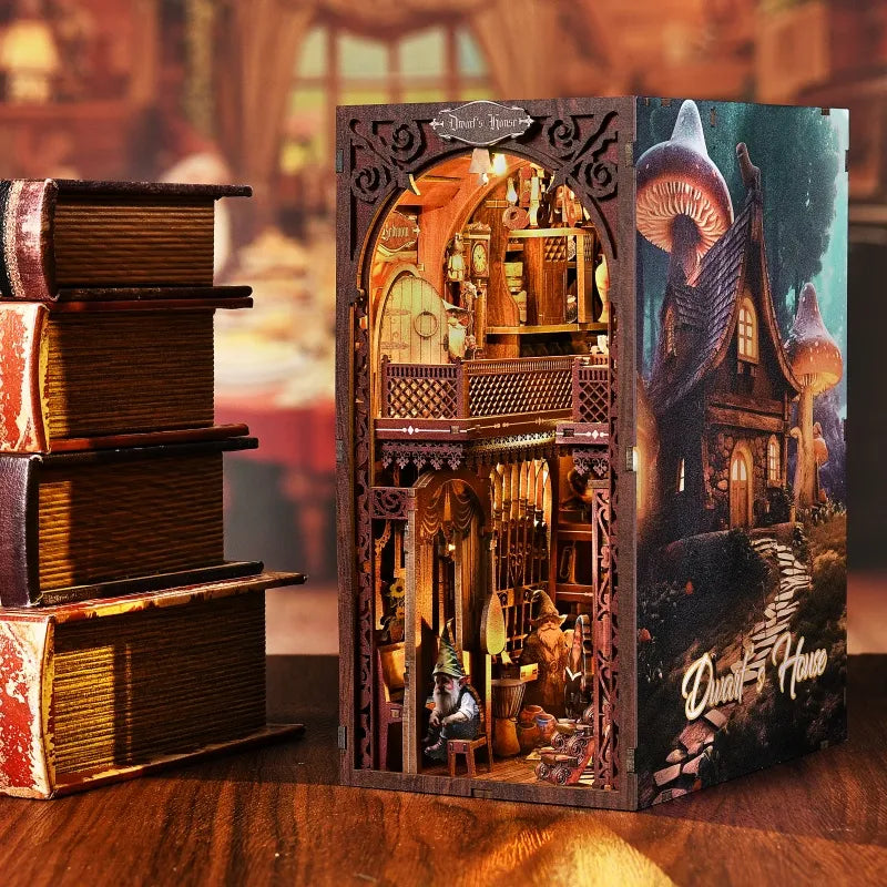 Book Nook - Dom Krasnala