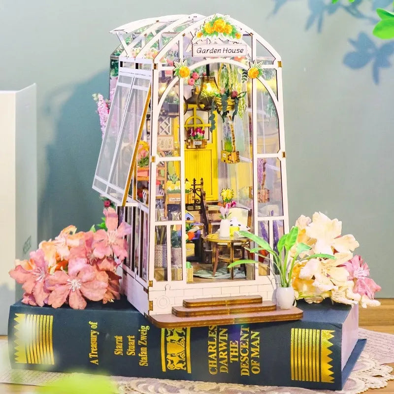 Garden House Book Nook Kit