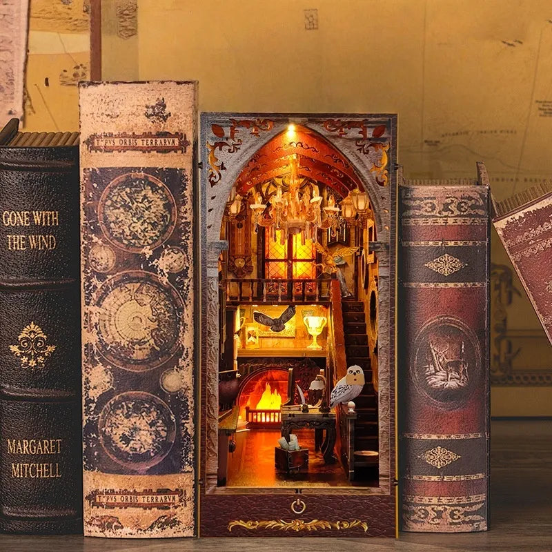 Wizard School Alley book nook kit – detail view 3