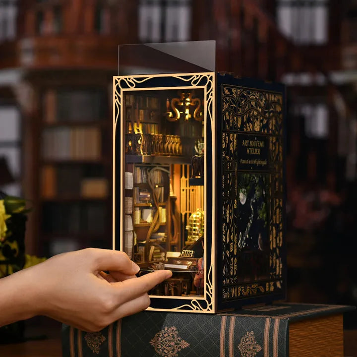 Pianist with Nightingale Book Nook Kit