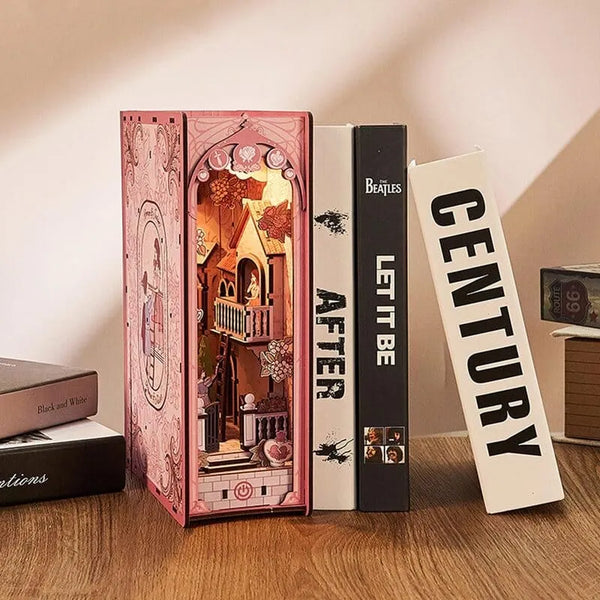 Romeo and Juliet Book Nook Kit