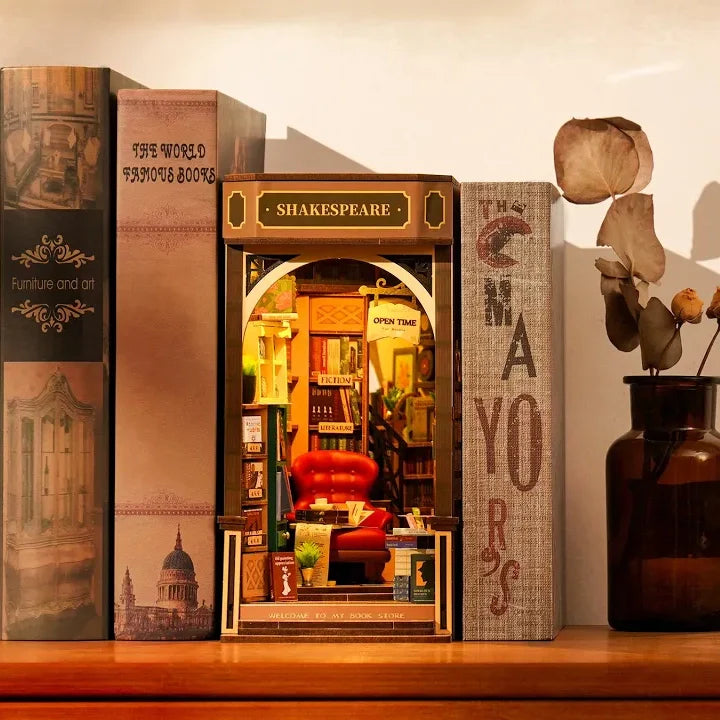 Shakespeare Book Nook Kit