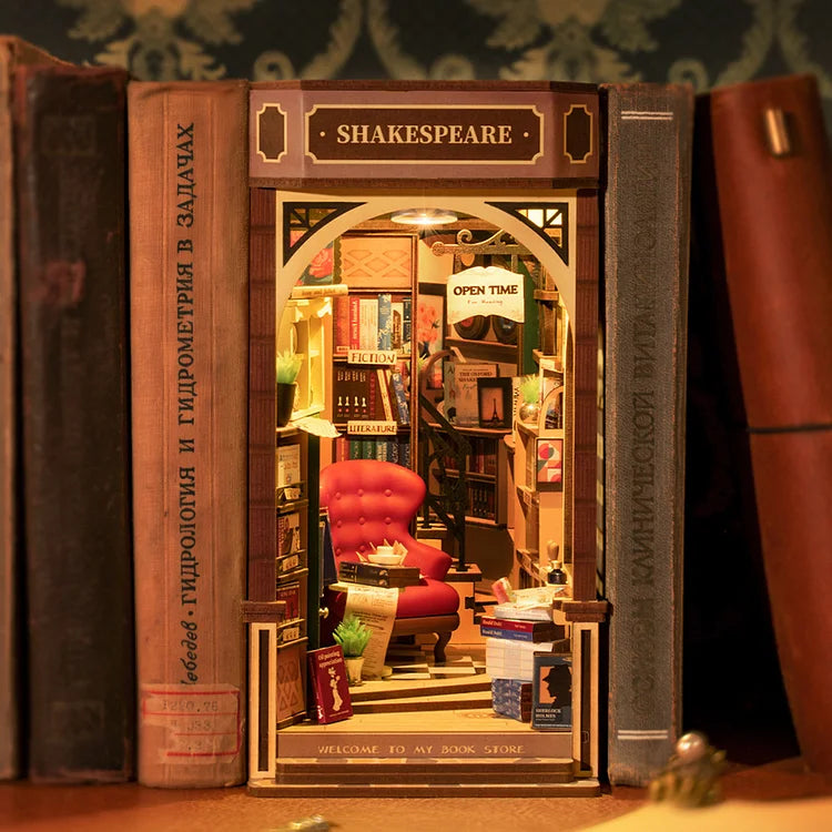 Shakespeare Book Nook Kit