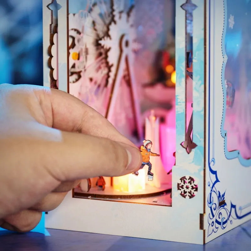 The Great Ice World Book Nook Kit