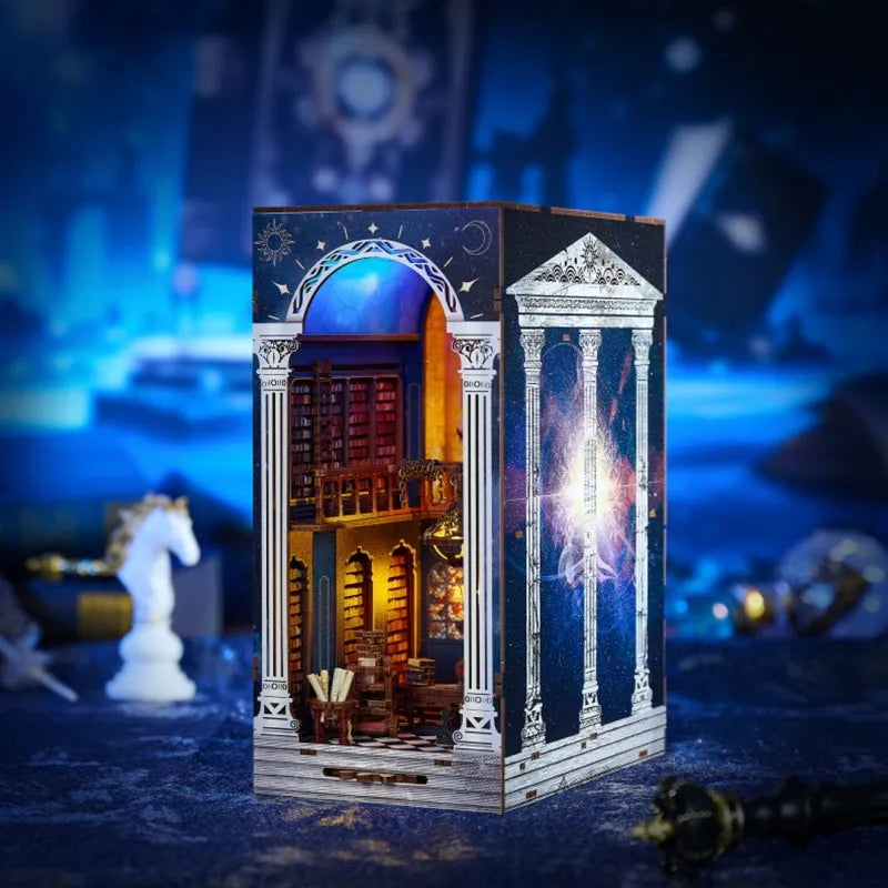 The Secret Scroll of the Galaxy — zestaw Book Nook