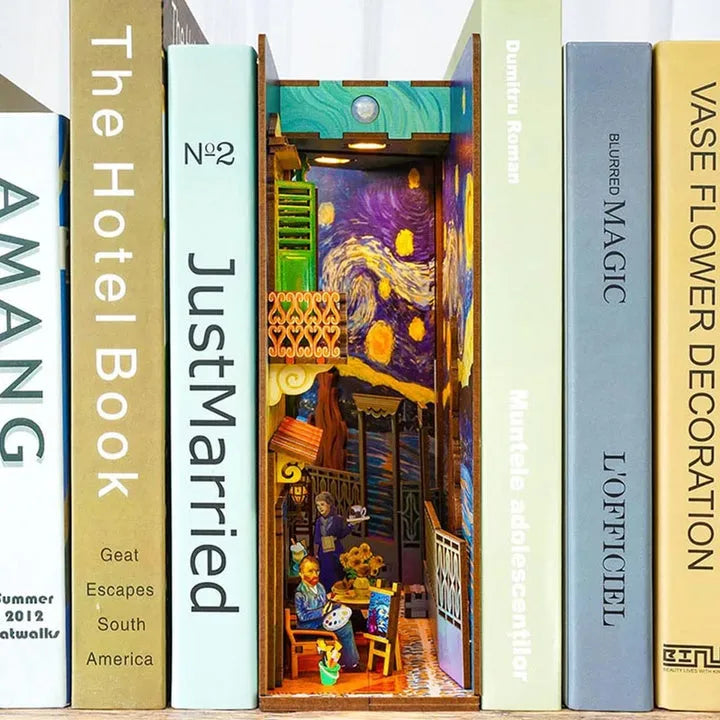 Vincent's World Book Nook Kit