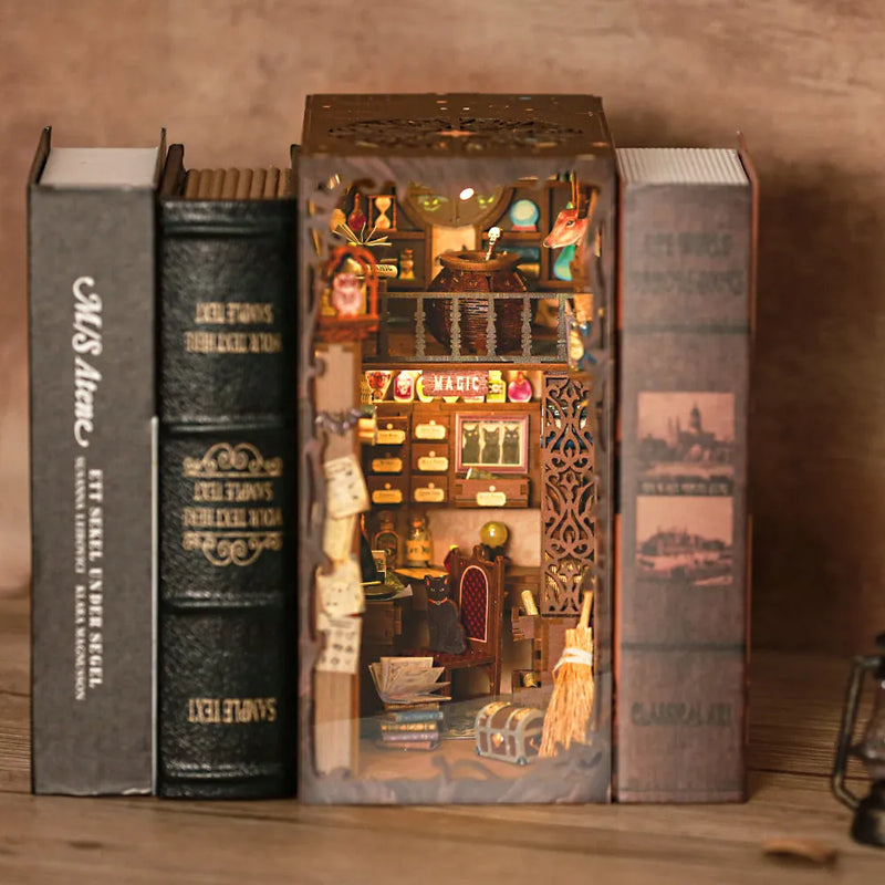 Magic Pharmacist Book Nook Kit